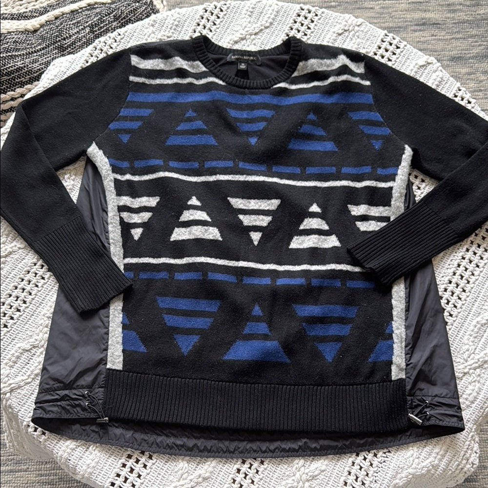 Banana Republic Windbreaker Crewneck Sweater with Geometric Pattern